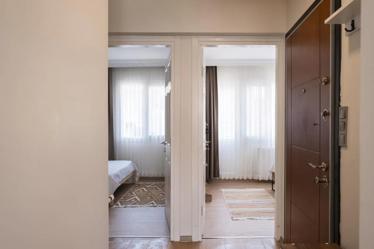 Апартаменты Near The Historical Elevator With A Sea View Измир